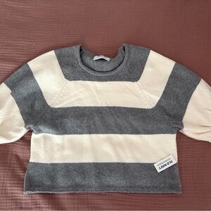 NWT Old Navy Women's Sweater in Gray and Cream Stripes